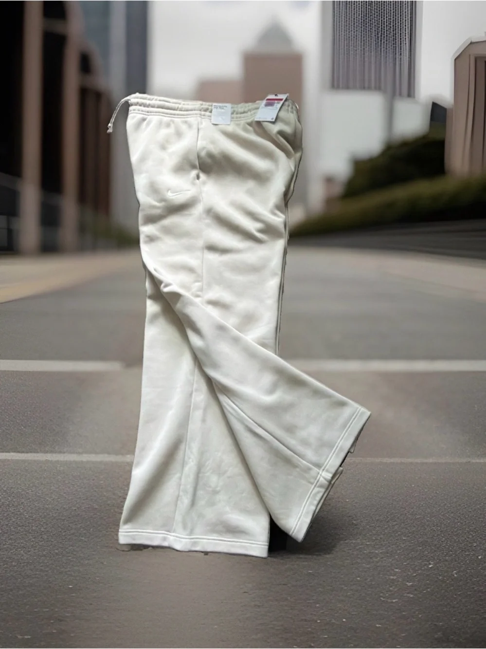 Nike Women’s Size L Phoenix Fleece High Rise Wide-Leg Standard Fit Sweatpants.